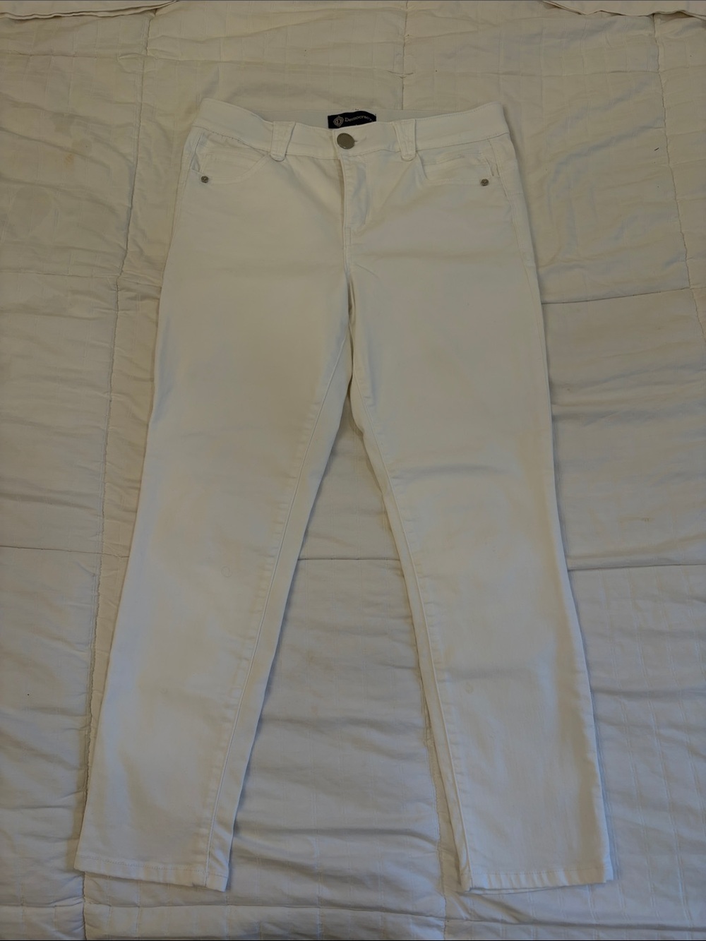 Democracy White Skinny Jeans — Slim Stretch Fit